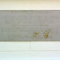 Plaquette aan de Vluchtheuvelkerk