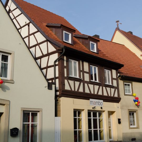 Wohn- und Geschäftshaus