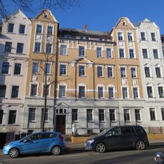 Mietshaus in geschlossener Bebauung Zeißstraße 9