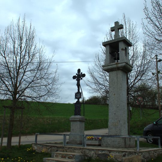 Kříž u zvoničky ve Skalici