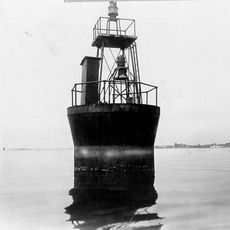 Cherrystone Bar Light