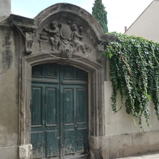 Casa, 3 calle del General Maureilhan