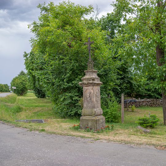 Kříž ve východní části Vesce u Sobotky