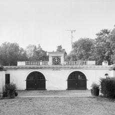 Huis te Maarn: dienstgebouw
