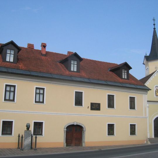 Oražen House