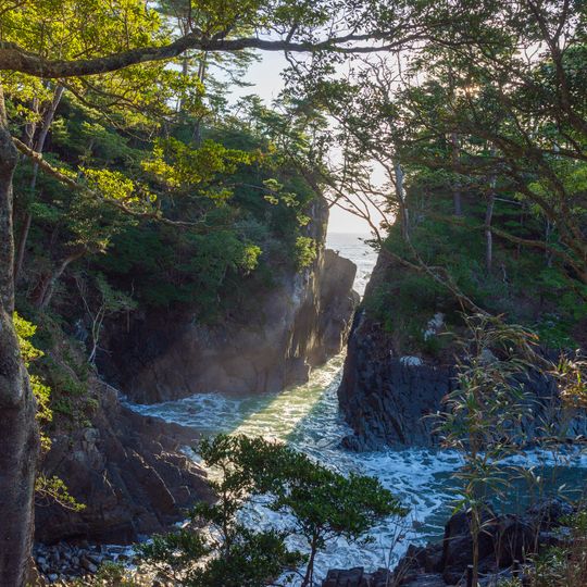 Kamiwarizaki Nature Park