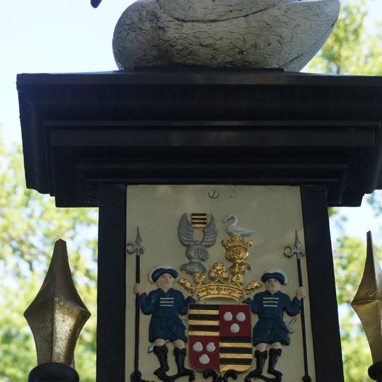 Keppel: toegangshek met brug