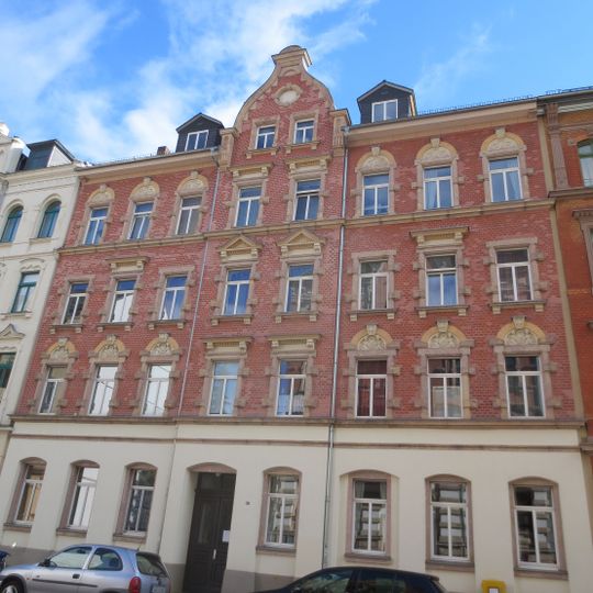 Mietshaus in geschlossener Bebauung Rudolf-Breitscheid-Straße 21