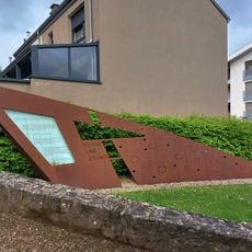 War memorial, Work of art