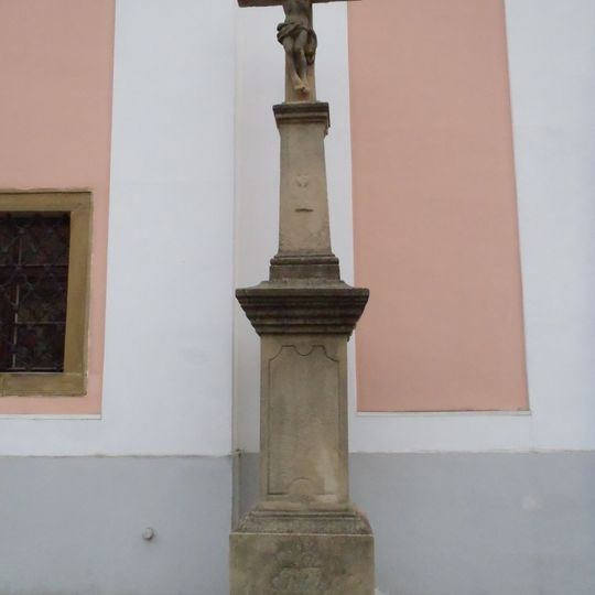 Kříž u kostela v Žarošicích