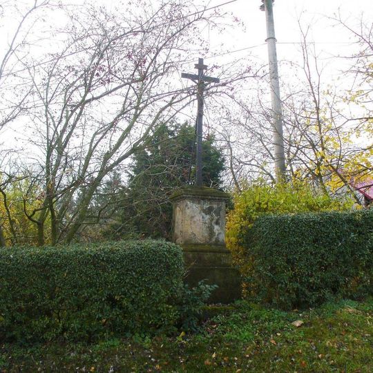 Kříž u domu 77 v Bezdězu