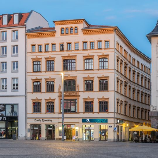 Wohn- und Geschäftshaus Markt 10; 10a; 10b; 10c