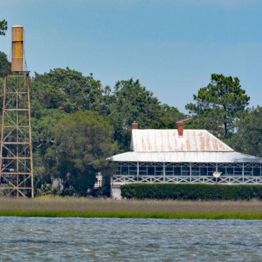 Eureka Club-Farr's Point