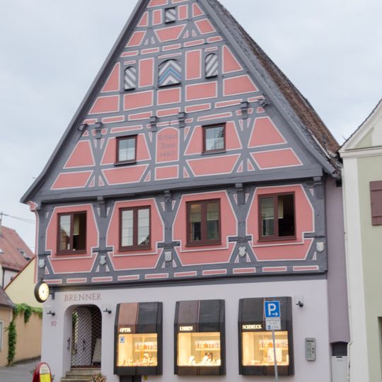 Wohn- und Geschäftshaus