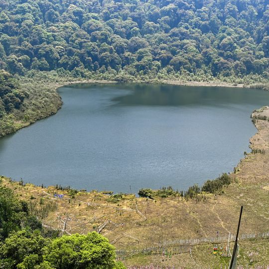 Khecheopalri Lake