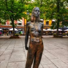 Statue