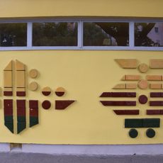 Entrance design animal motifs