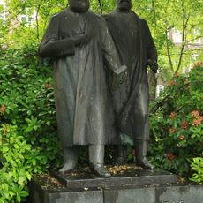 Bronzedenkmal Marx und Engels