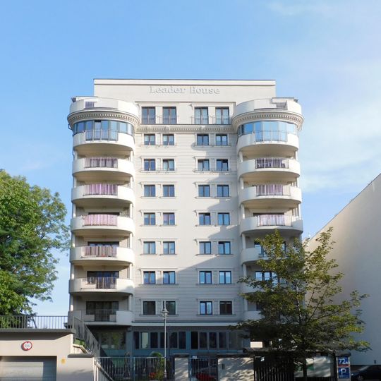 Blok mieszkalny przy ulicy Jaracza 72A