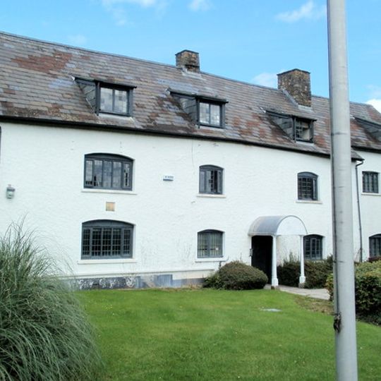 Ty-coch Farmhouse
