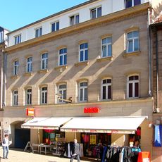 Wohn- und Geschäftshaus