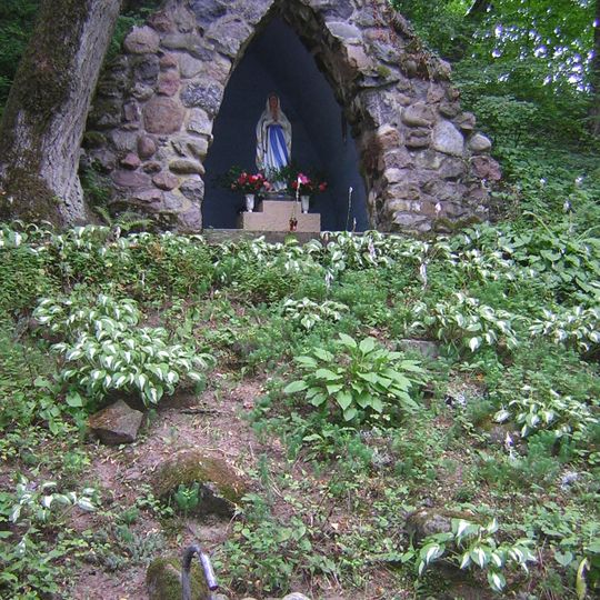 Grota Matki Boskiej z Lourdes w Głotowie