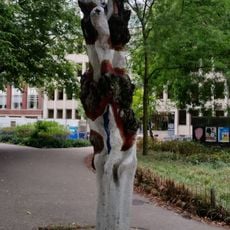 Monument voor de te jong gevallen boom