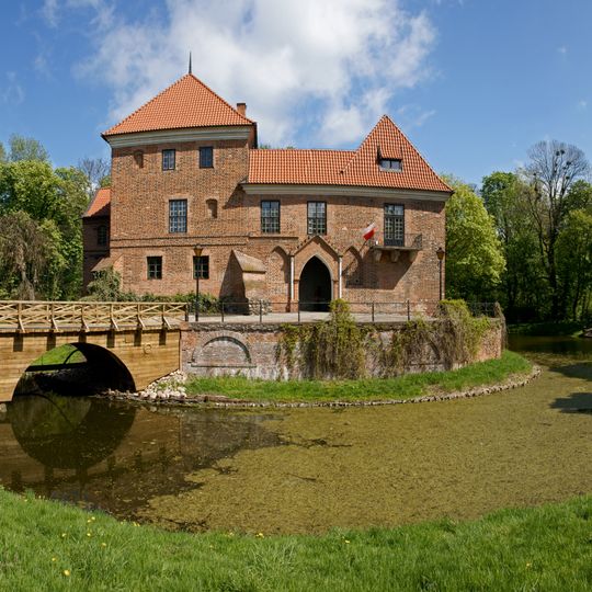 Oporów Castle