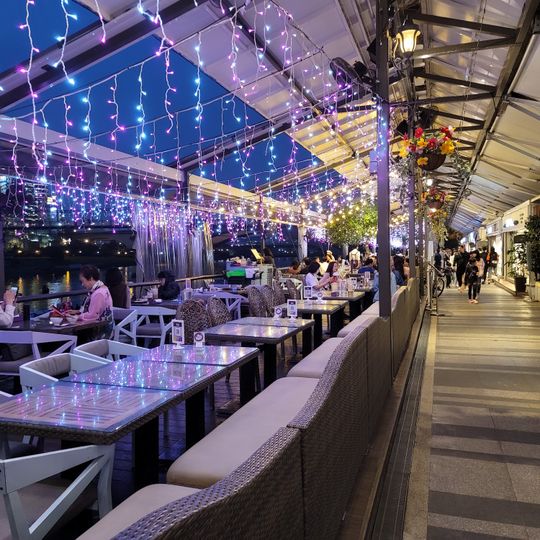 水灣餐廳Waterfront 碧潭店