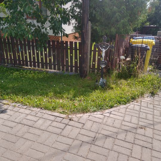 Křížek u hlavní silnice