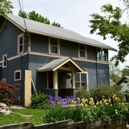 Woodland Place Historic District