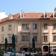 Miethaus, Zur goldenen Weintraube