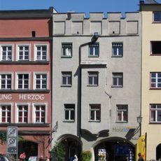 Wohn- und Geschäftshaus