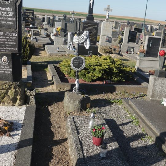 Památník obětem 1. sv. války na hřbitově v Heralticích