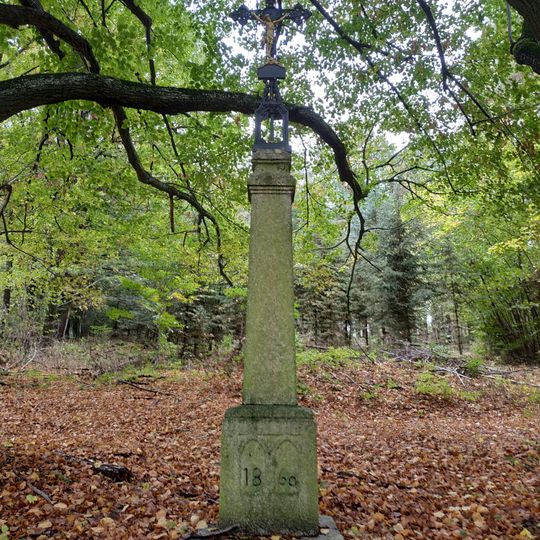 Kříž jihovýchodně od Vísky