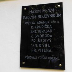 Pamětní deska padlým občanům zaniklé osady Libčice