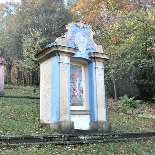Kaplička VIII. zastavení křížové cesty v Jiřetíně pod Jedlovou