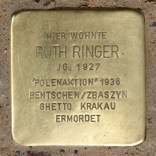Stolperstein en memoria de Ruth Ringer