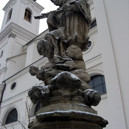 Socha svatého Jana Nepomuckého na terase okolo kostela svatého Michala v Brně