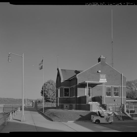 Dresden Island Lock and Dam Historic District