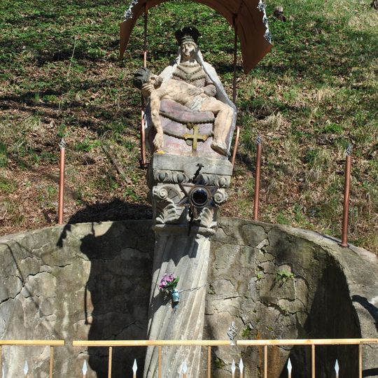 Prícestná socha Piety, stĺp