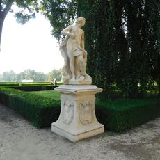 Socha Adonise v zámeckém parku ve Slavkově