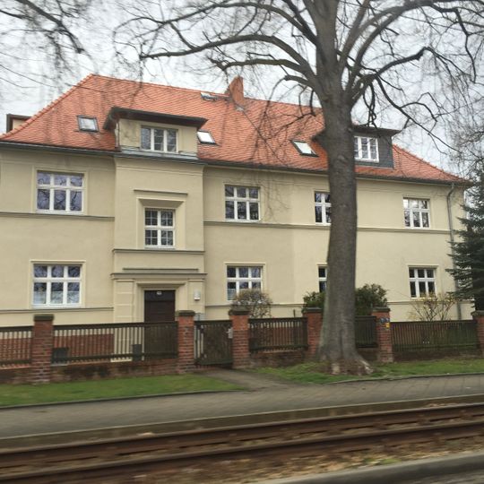 Wohnhaus und Einfriedung, Doppelwohnhaus mit Pestalozzistraße 1 Biesnitzer Straße 58