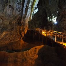 Cave of the Lakes