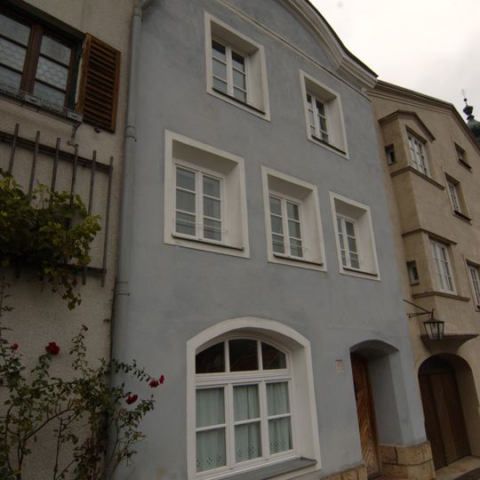 Ehemaliges Handwerkerhaus, sogenanntes „Goldschmiedehaus in der Messerzeile“, jetzt Wohnhaus