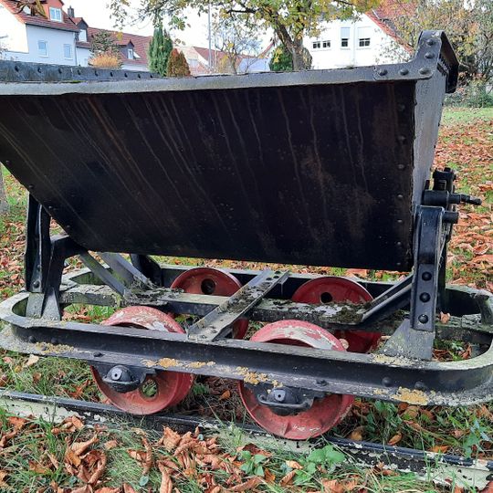 Alte Lore aus dem ehemaligen Tonabbau in Witterschlick