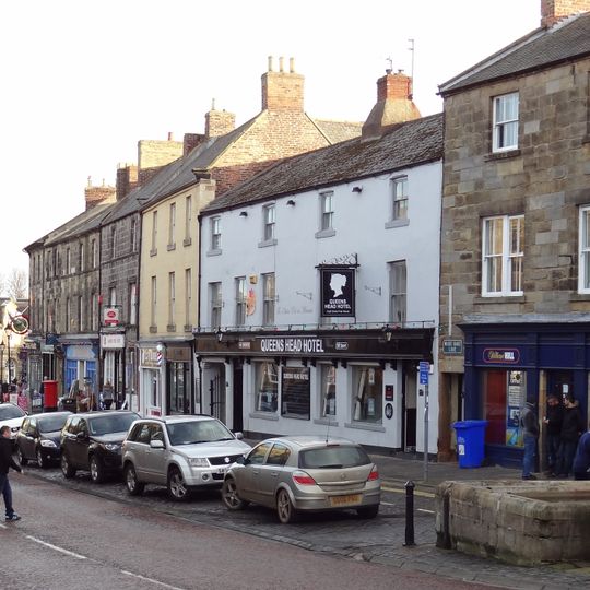 Queens Head Hotel