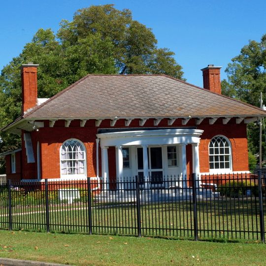 Howard Gardner Nichols Memorial Library