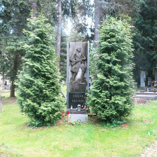 Pomník padlým na hřbitově ve Vejprtech