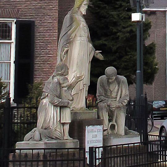 Statue of Sacred Heart of Jesus Christ